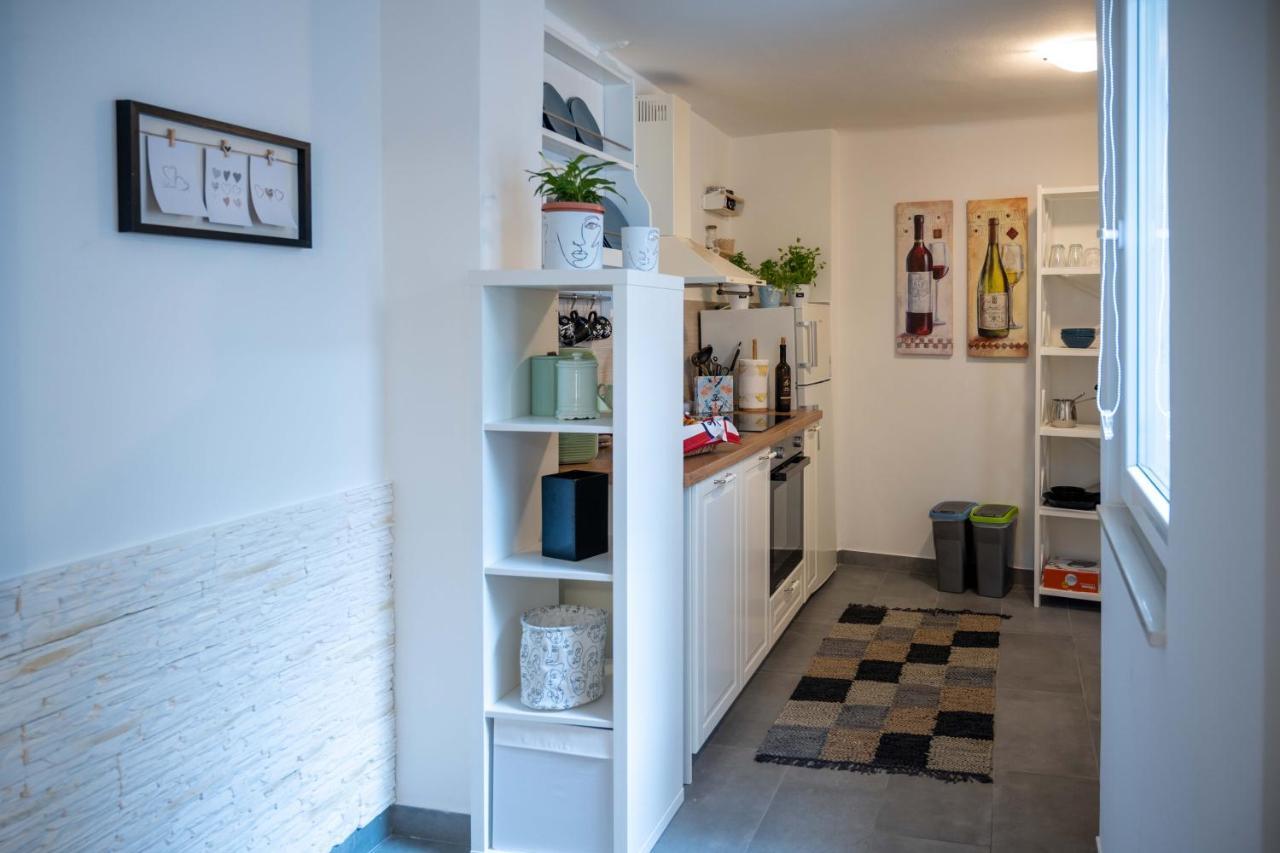 Apartment Montona プーラ エクステリア 写真